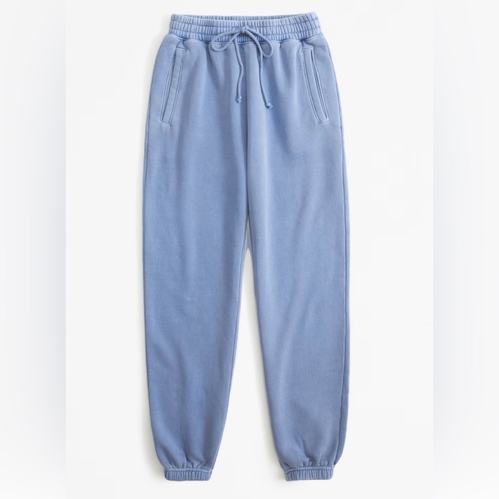 New with tags!! 
Essential Sunday Sweatpants